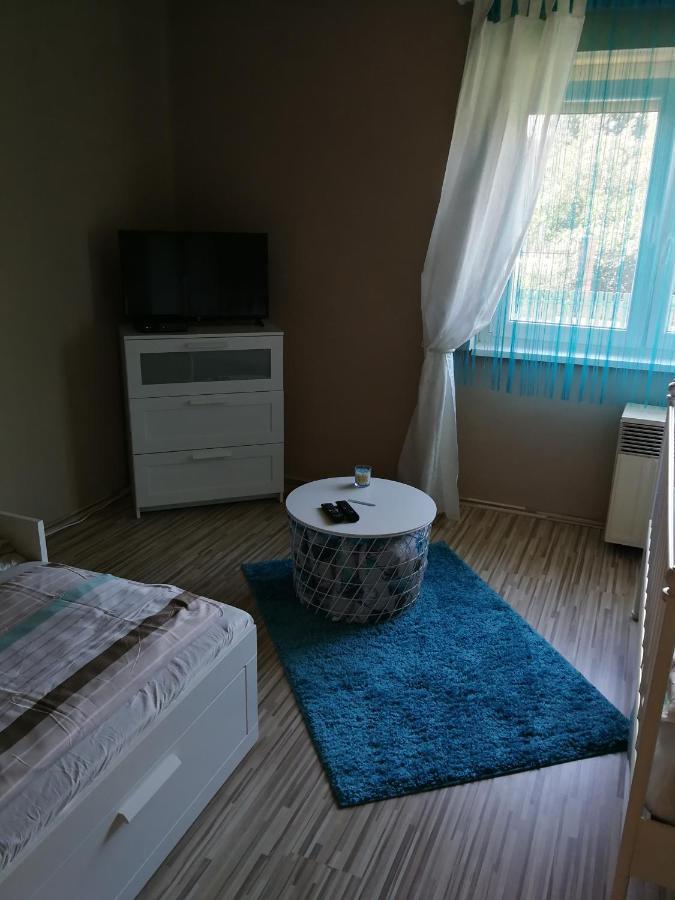 Zso-Zé Apartman Tiszafüred Exterior foto